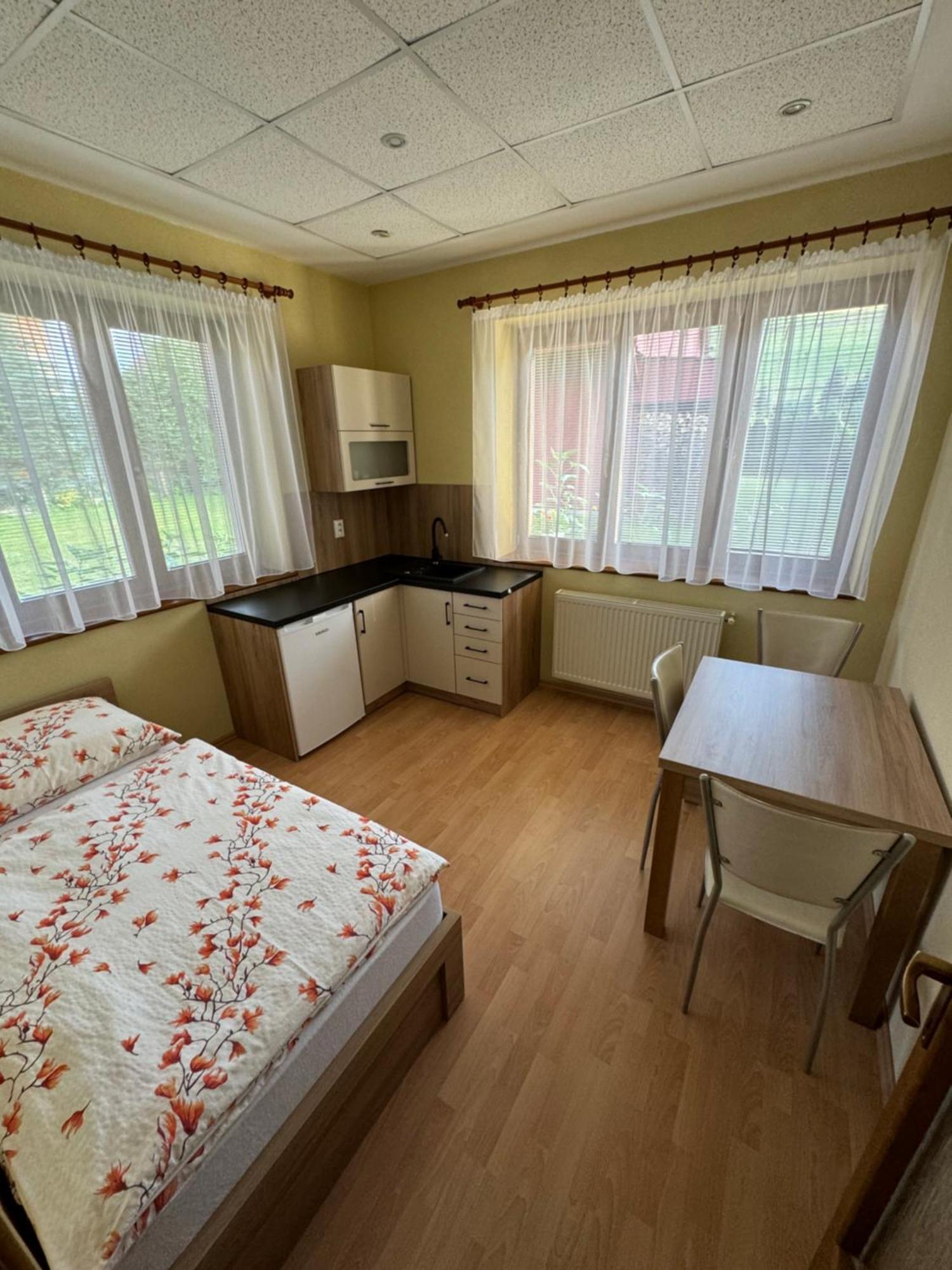 Lutra Montana Apartamento Relov Exterior foto
