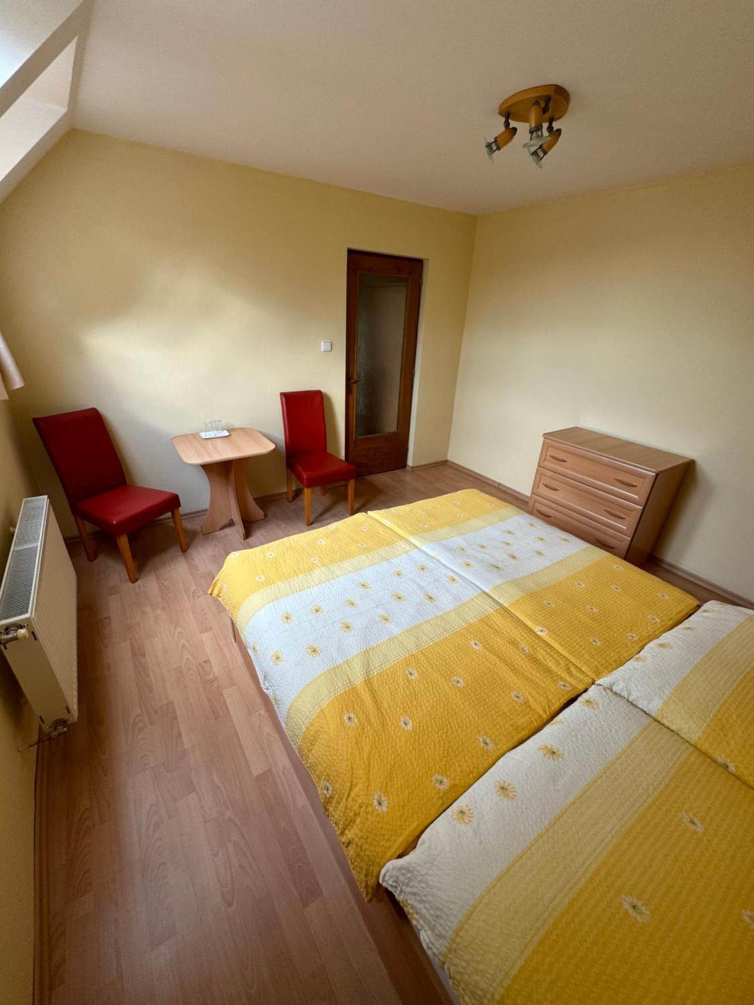 Lutra Montana Apartamento Relov Exterior foto