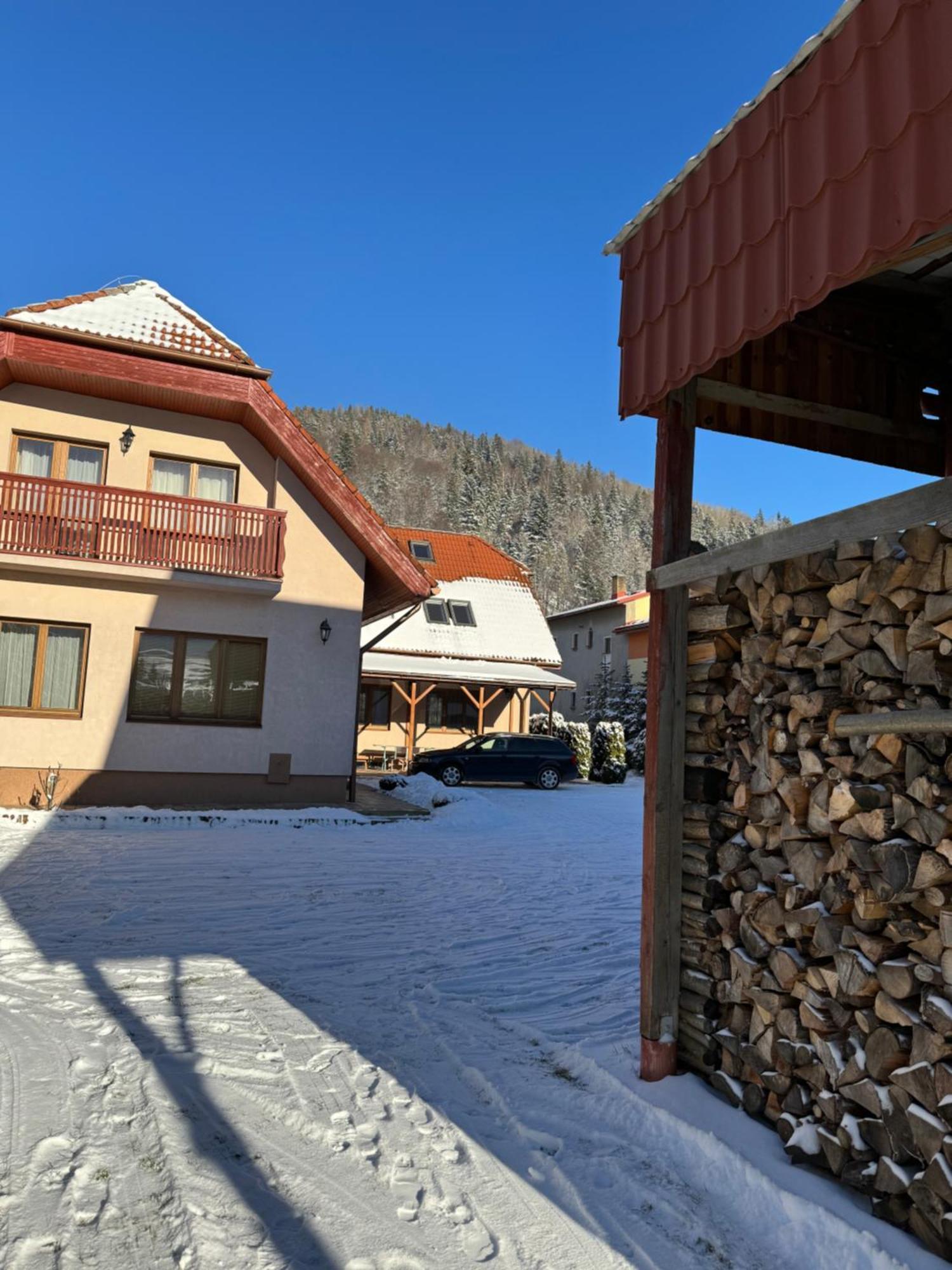 Lutra Montana Apartamento Relov Exterior foto
