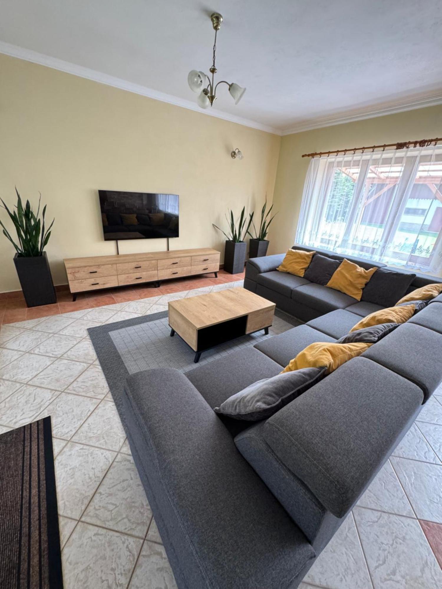 Lutra Montana Apartamento Relov Exterior foto